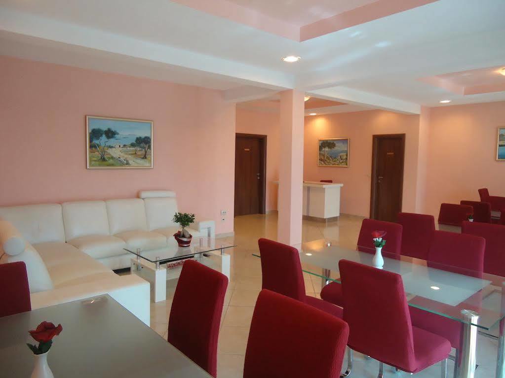 Villa Queen Trogir Eksteriør billede